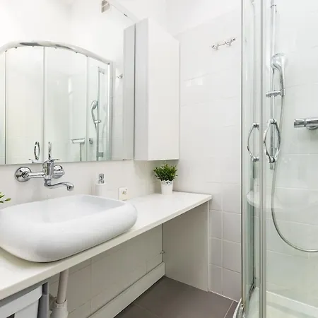 By Your Freedom Warschau